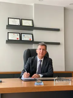 Prof. Dr. Hakkı Perk profilinde yer alan galeri fotoğrafı.