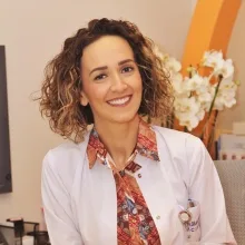 Uzm. Dr. Dilek Çoban — Çocuk Sağlığı Ve Hastalıkları, Sarıyer, İstanbul. Portre fotoğrafı.