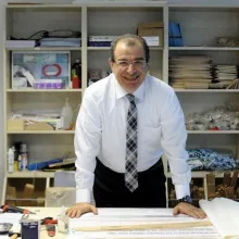 Prof. Dr. Tacettin Güçer — Plastik Rekonstrüktif Ve Estetik Cerrahi, Ankara. Portre fotoğrafı.