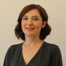 Kl. Psk. Duygu Çağlın Bacak — Psikoloji, İstanbul. Portre fotoğrafı.