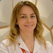 Prof. Dr. Başak Erginel — Çocuk Cerrahisi, İstanbul. Portre fotoğrafı.