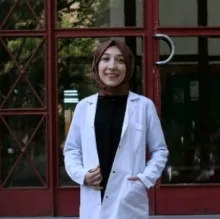 Dt. Esra Ayyıldız — Diş Hekimi, Kahramanmaraş. Portre fotoğrafı.