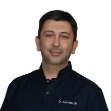 Dt. Serkan Er — Diş Hekimi, Ankara. Portre fotoğrafı.