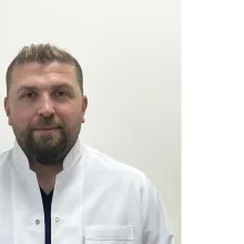 Ass. Dr. Hakan Avcı — Kulak Burun Boğaz, İstanbul. Portre fotoğrafı.