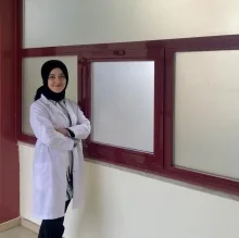 Dyt. Ebru Nasıroğlu — Diyetisyen, İstanbul. Portre fotoğrafı.
