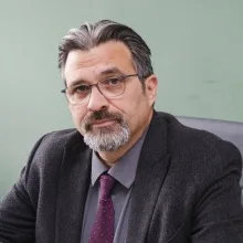 Prof. Dr. Özgür Özyüncü — Ankara. Portre fotoğrafı.