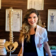 Uzm. Fzt. Gaye Torna — Fizyoterapi Ve Rehabilitasyon, İstanbul. Portre fotoğrafı.