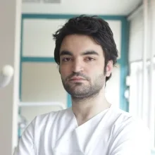 Dt. Ömer Burak Bulut — Diş Hekimi, Ankara. Portre fotoğrafı.