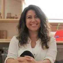 Kl. Psk. İrem Akın — Psikoloji, İstanbul. Portre fotoğrafı.