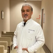 Doç. Dr. Serdar Aykan — Üroloji, Pendik, İstanbul. Portre fotoğrafı.