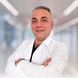 Op. Dr. İrfan Durukan — Göz Hastalıkları, Ankara. Portre fotoğrafı.