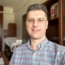 Doç. Dr. Elvan Onur Kırımker — Genel Cerrahi, Ankara. Portre fotoğrafı.