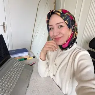Dyt. Şevval Beyza Kulaksız — Diyetisyen, Küçükçekmece, İstanbul. Portre fotoğrafı.