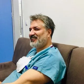 Op. Dr. Ömer Faruk Erin — Batman. Portre fotoğrafı.