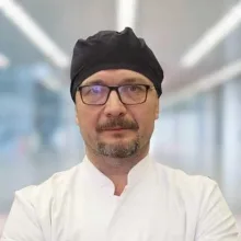 Op. Dr. Kemal Karaca — Plastik Rekonstrüktif Ve Estetik Cerrahi, Osmangazi, Bursa. Portre fotoğrafı.