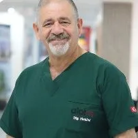 Dt. Murat Ateş Yücekaya — Diş Hekimi, Pendik, İstanbul. Portre fotoğrafı.