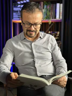 Doç. Dr. Hüseyin Günay profilinde yer alan galeri fotoğrafı.