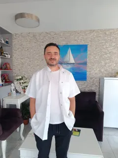 Dr. Dt. Enver Akın Özkan profilinde yer alan galeri fotoğrafı.