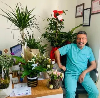 Op. Dr. Yılmaz Özcan profilinde yer alan galeri fotoğrafı.