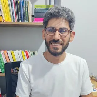 Psk. | Bilim Uzmanı Adem Demir — Psikoloji, Van. Portre fotoğrafı.
