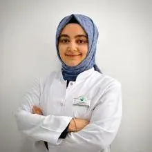 Dt. Safiye Koyunoğlu Özdemir — Diş Hekimi, İstanbul. Portre fotoğrafı.