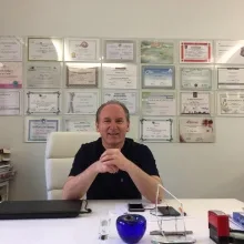 Dr. Yavuz Tunç — Sertifikalı Medikal Estetik, İstanbul. Portre fotoğrafı.