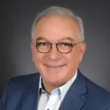 Prof. Dr. K. Özenç Minareci — Beşiktaş, İstanbul. Portre fotoğrafı.