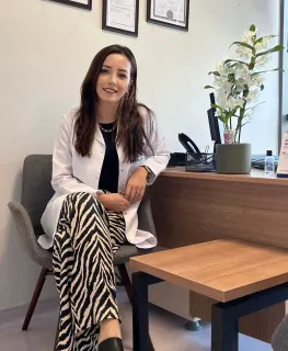 Op. Dr. Betül Yıldız profilinde yer alan galeri fotoğrafı.