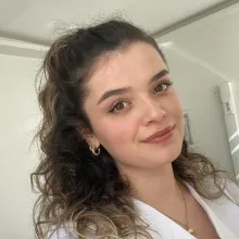 Dyt. Selcan Naiboğlu — Diyetisyen, Kocaeli. Portre fotoğrafı.