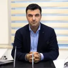 Doç. Dr. Mehmet Nurullah Ermiş — Ortopedi Ve Travmatoloji, İstanbul. Portre fotoğrafı.