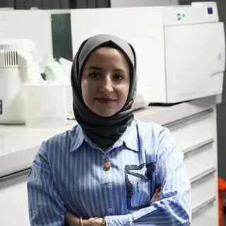 Dt. Hiba Aktaş — Diş Hekimi, Niğde. Portre fotoğrafı.