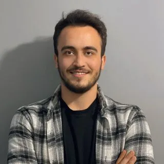 Dkt. Yusuf Özgen — Dil ve Konuşma Terapisi, Diyarbakır. Portre fotoğrafı.