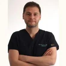 Doç. Dr. Levent Demiriz — Eskişehir. Portre fotoğrafı.