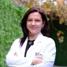 Doç. Dr. Çiğdem Erol — Enfeksiyon Hastalıkları, Ankara. Portre fotoğrafı.