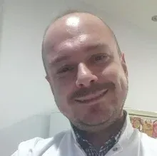 Dt. Mehmet Demirel — Diş Hekimi, Samsun. Portre fotoğrafı.