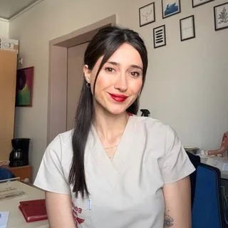Op. Dr. Aycan Sıkı Arabacı — Kadın Hastalıkları Ve Doğum, Denizli. Portre fotoğrafı.