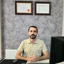 Uzm. Dt. Burakhan Albayrak — Sivas. Portre fotoğrafı.