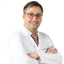 Uzm. Dr. Sinan Gönüllü — Nöroloji, Bursa. Portre fotoğrafı.