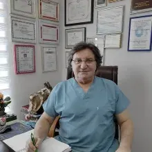 Dr. Ruhi Çakır — İstanbul. Portre fotoğrafı.