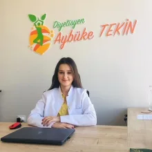 Dyt. Aybüke Tekin — Diyetisyen. Portre fotoğrafı.