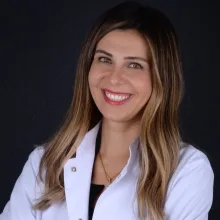 Dr. Dt. Özlem Sezgin Çınar — Ankara. Portre fotoğrafı.