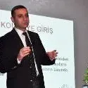 Prof. Dr. Bülent Karabulut — Tıbbi Onkoloji, İzmir. Portre fotoğrafı.