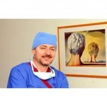 Prof. Dr. İlhan Gölbaşı — Kalp Ve Damar Cerrahisi, Antalya. Portre fotoğrafı.