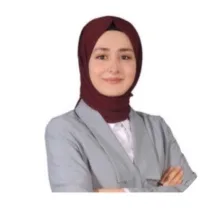 Uzm. Psk. Dan. Sümeyra Kakız — Psikolojik Danışma ve Rehberlik, İstanbul. Portre fotoğrafı.