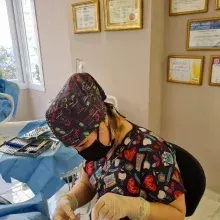 Uzm. Dt. Neziha Keçecioğlu Seyrek — Adana. Portre fotoğrafı.