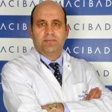 Prof. Dr. Bülent Soyupak — Üroloji, Seyhan, Adana. Portre fotoğrafı.
