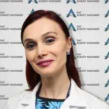 Uzm. Dr. Semra Akıntürk Eroğlu — Dermatoloji, Bahçelievler, İstanbul. Portre fotoğrafı.