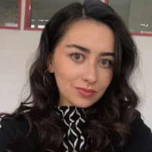 Dyt. Melike Balıtatlı — Diyetisyen, Afyonkarahisar. Portre fotoğrafı.