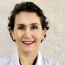 Uzm. Dr. Ebru Ağırdemir — Kadın Hastalıkları Ve Doğum, İstanbul. Portre fotoğrafı.