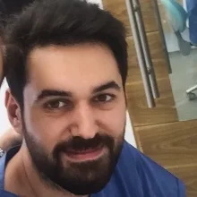Dr. Dt. Erol Küçükkeleş — İstanbul. Portre fotoğrafı.